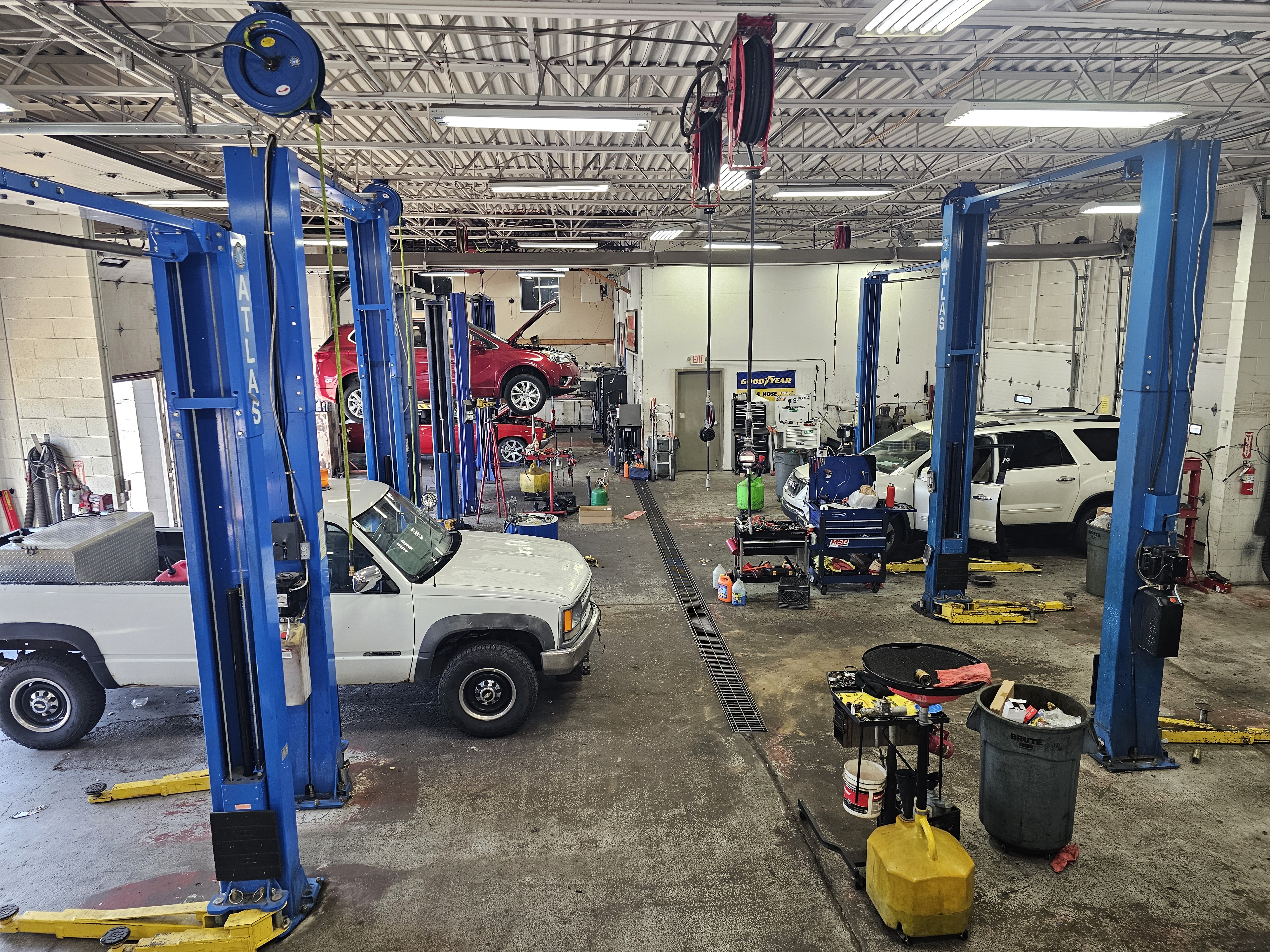 Joe's Auto Service Department